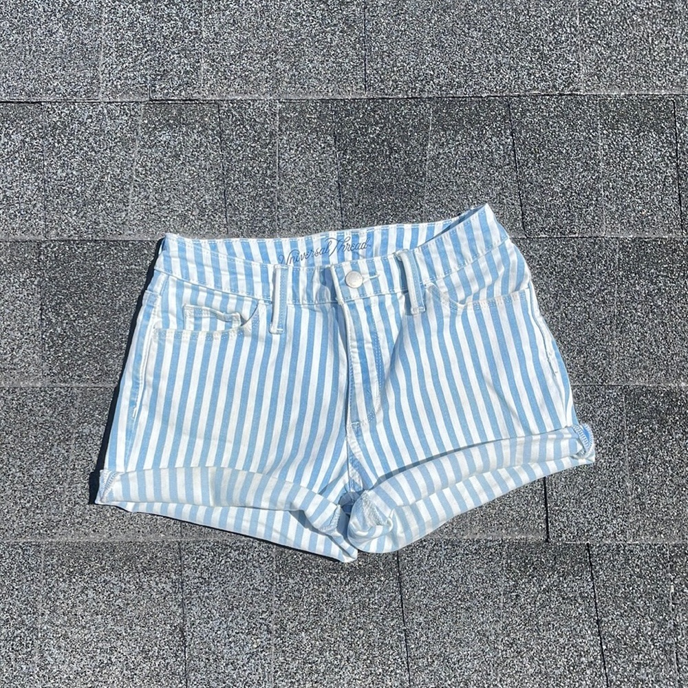 Universal Thread High Rise Midi shorts